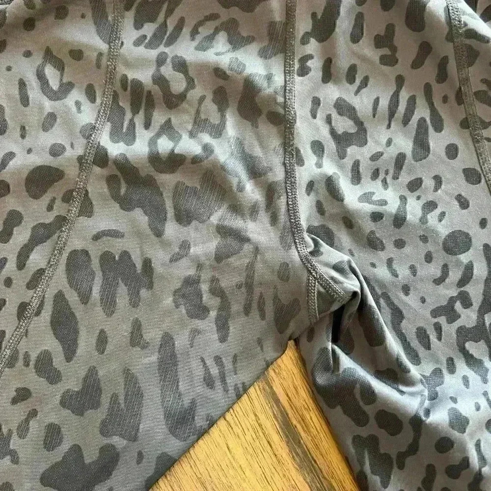 Lululemon Just Breathe Crop-Sz 8 - Picture 5 of 8